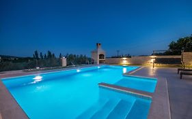 Poolincluded - Holiday Home Maslina