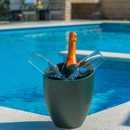 Poolincluded - Holiday Home Maslina Lisane Ostrovicke Exterior foto
